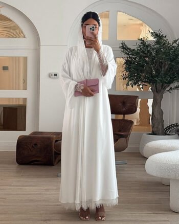 عباية مفتوحة بيضاء صلبة مع وشاح دانتيل - Uni Dubai
